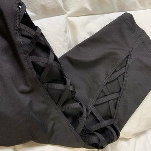 ✨3/$30✨ Cross-Cross Cut Out Design Active Leggings